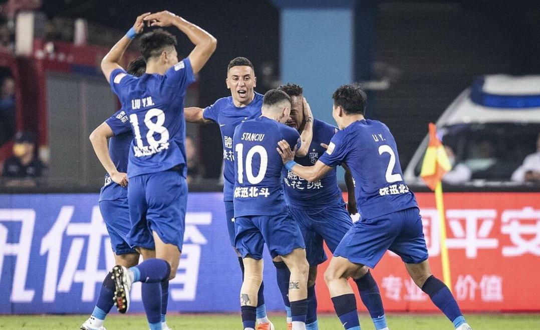 爱游戏官网-武汉三镇发布备战花絮；赛后门线救险；全明星赛任务艰巨；数据趋势出现新变化的简单介绍