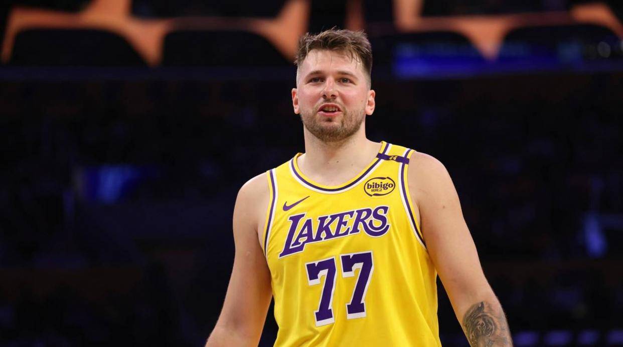 爱游戏体育-包含这也行？东契奇赛事官方发布出色防守新规西亚卡姆在切尔西比赛中大胜，里程碑夜皇家社会战术微调的词条